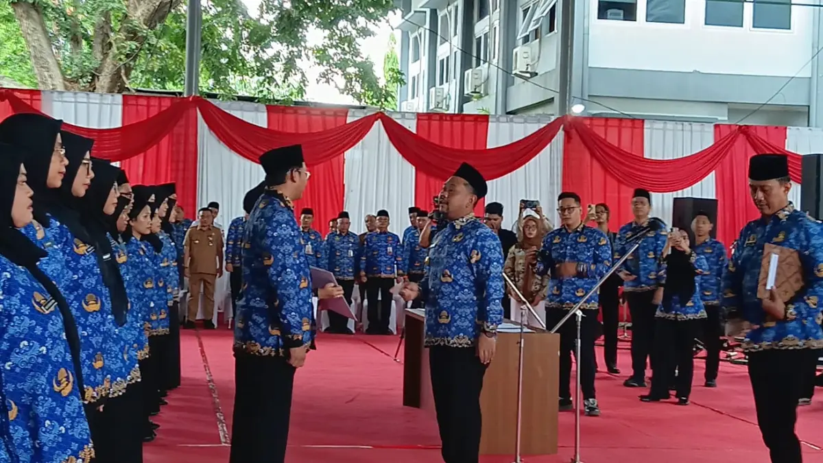KHIDMAT : Suasana Pelantikan di Pemerintah Kabupaten Gresik. (Foto : Ist/Radar Gresik)