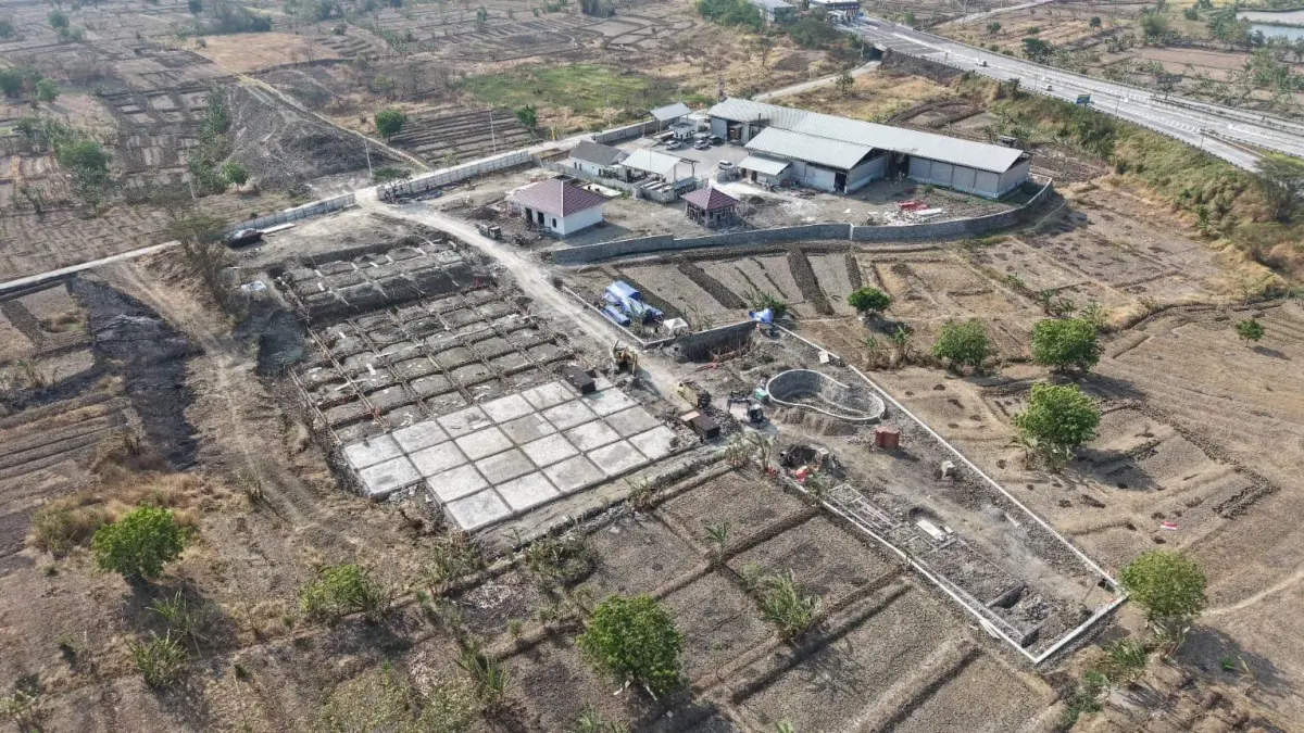PROGRES : Pembangunan Tempat Pengolahan Sampah Terpadu (TPST) Belahanrejo, Kecamatan Kedamean, Gresik. (Foto : Ist/Radar Gresik)