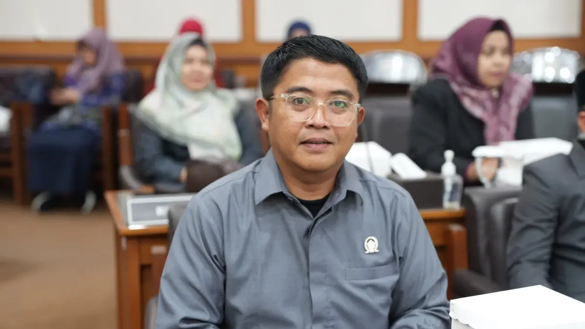 Anggota Komisi I DPRD Gresik Imron Rosyadi. (Foto : Dok/Radar Gresik)
