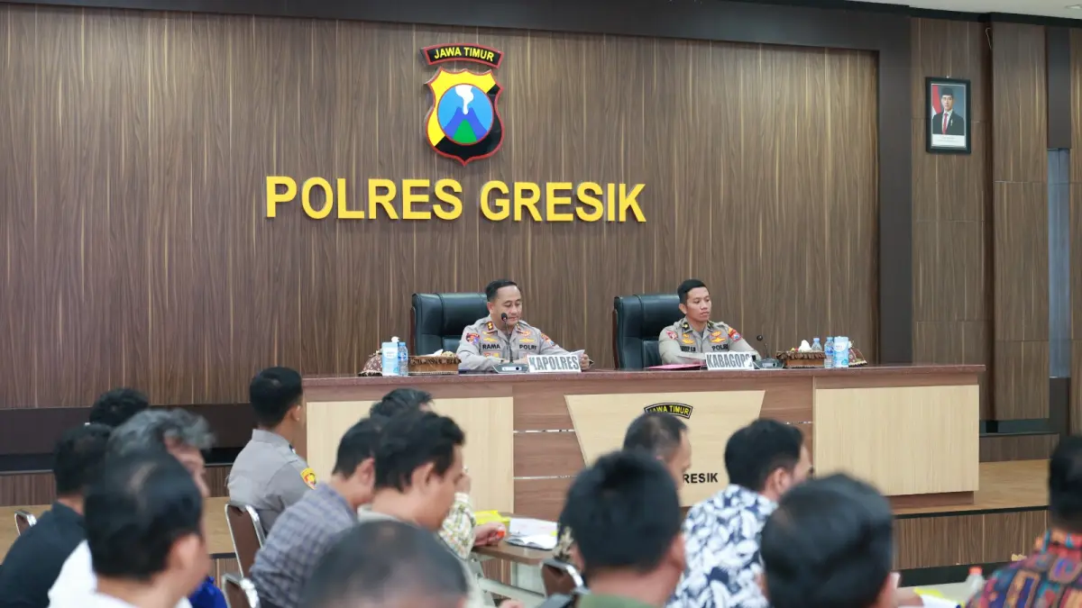 DIGENCARKAN : Kapolres Gresik AKBP Ramadhan Nasution beserta jajarannya saat menggelar Lat Pra Ops Sikat Semeru 2026 dengan sasar kejahatan 3C. (Foto : Ist/Radar Gresik)