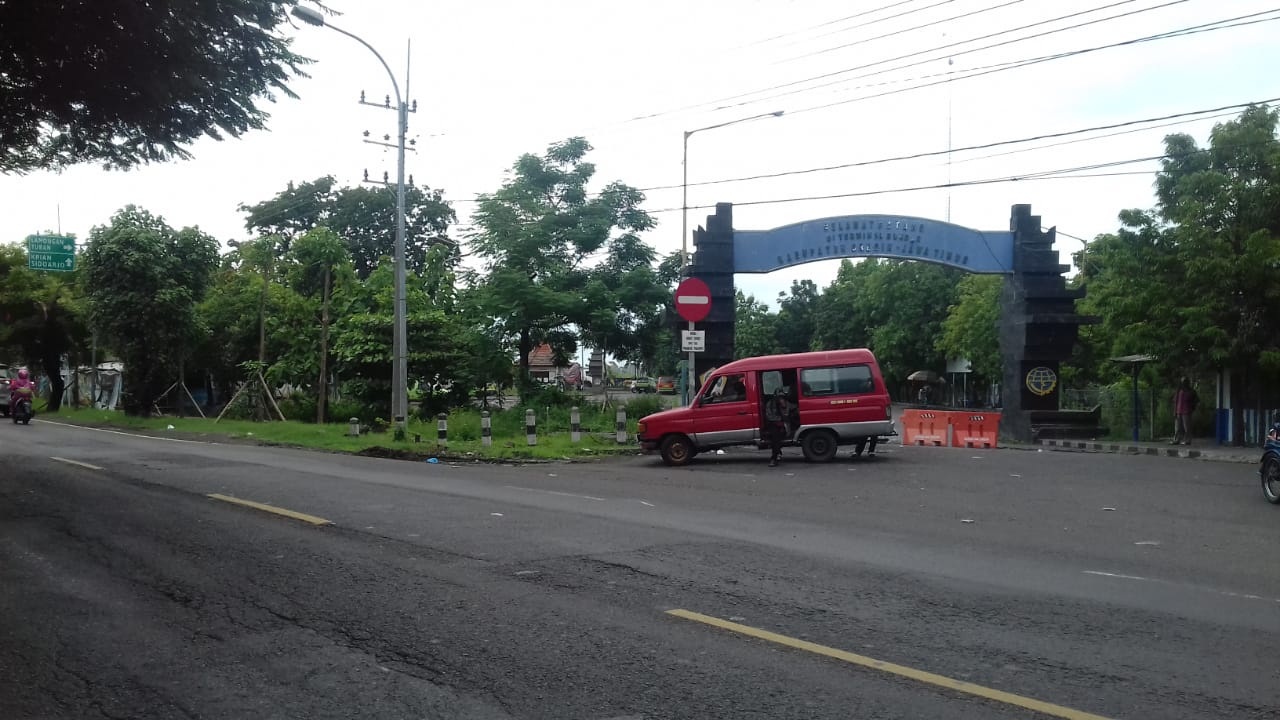 Kondisi Terminal Bunder yang kurang terawat segera dilakukan renovasi. (Fajar/Radar Gresik)