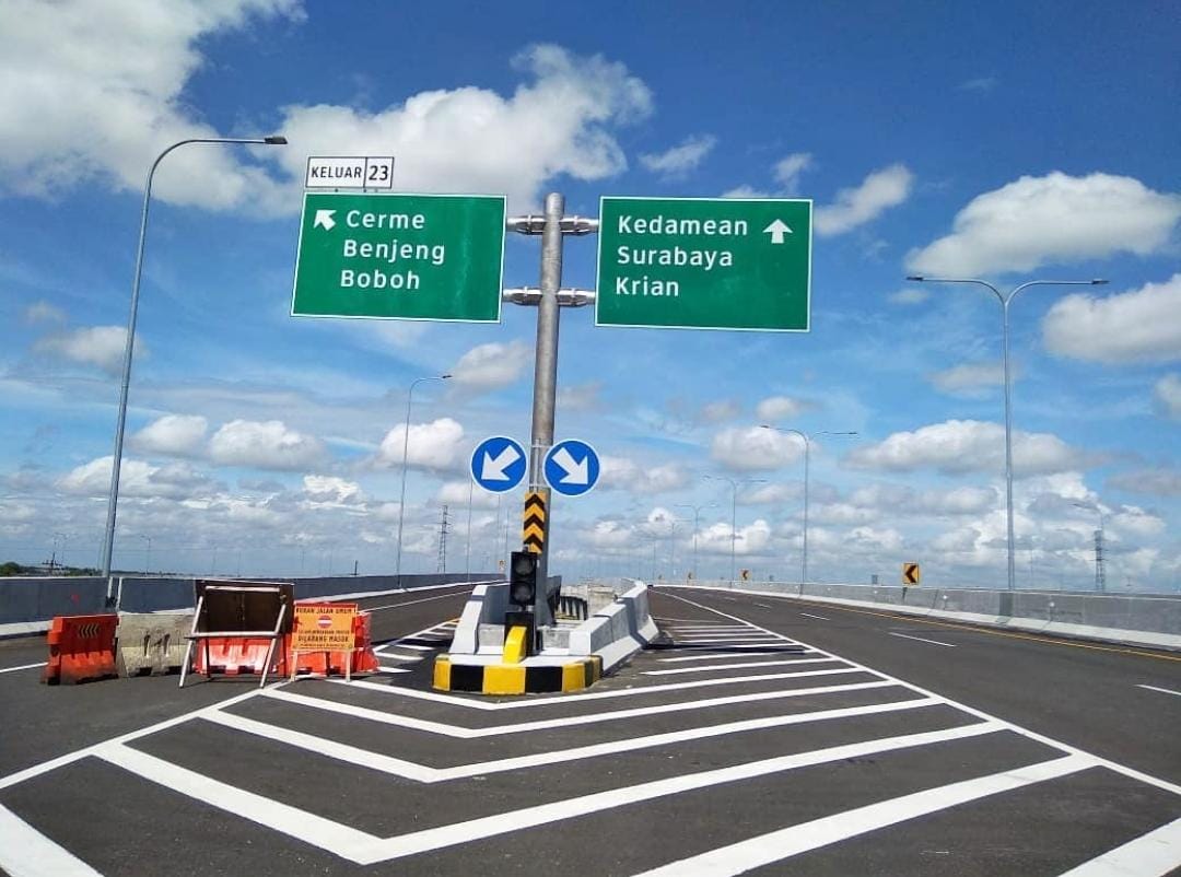 RAMPUNG TAHUN INI: Konektivitas antara Tol Krian Legundi Bunder Manyar (KLBM) dengan Tol Surabaya- Mojokerto (Sumo) ditargetkan tersambung pada tahun ini sehingga mampu mendongkrak investasi di Gresik (Dok/Radar Gresik)