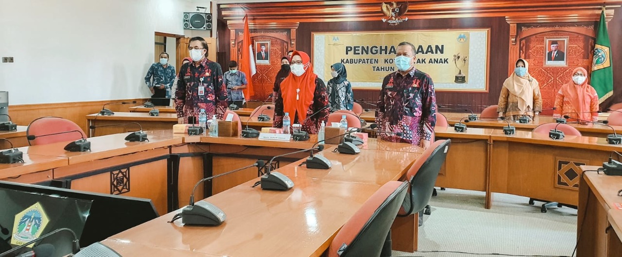 LAYAK ANAK: Wakil Bupati Gresik, Aminatun Habibah mengikuti pengumuman secara virtual daerah yang ditetapkan Pemerintah pusat sebagai Kabupaten Layak Anak 2021.