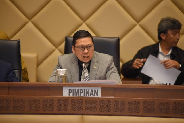 Wakil Ketua Umum (Waketum) Partai Golkar Ahmad Doli Kurnia mengajak mantan kader Golkar yang kurang beruntung dalam mendirikan partai baru untuk bergabung kembali kerumah Golkar.