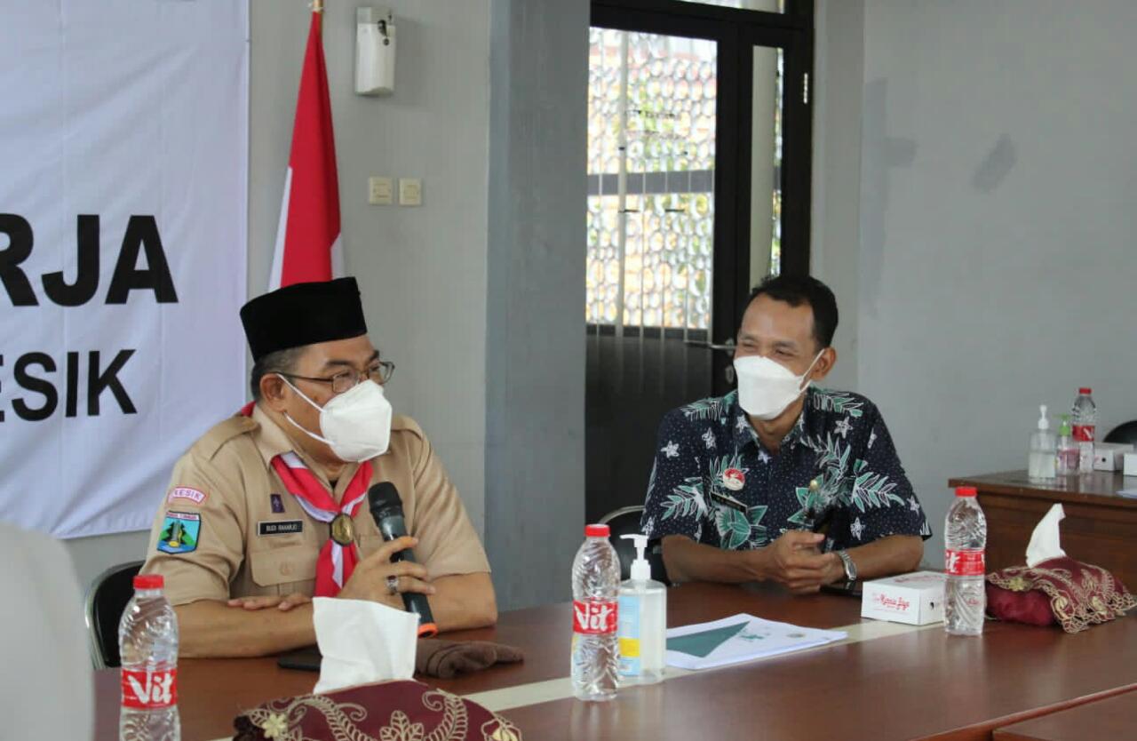 PRO AKTIF: Kepala Disnaker Gresik Budi Raharo bakal berupaya agar pembangunan Smelter memakai tenaga kerja lokal. (Dok/Radar Gresik)