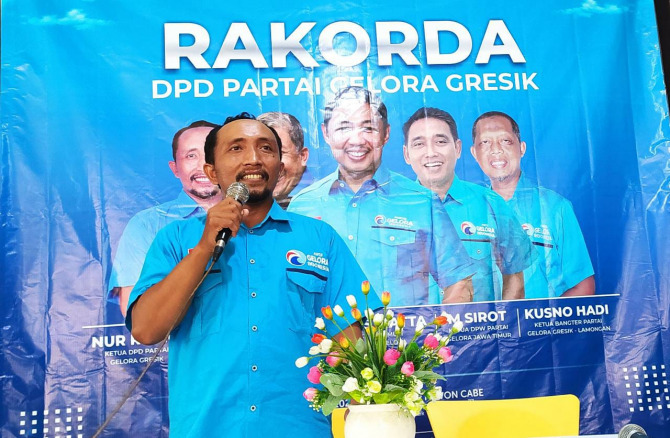 Ketua DPD Partai Gelora Gresik Nur Rofiq. (Dok./ Radar Gresik)