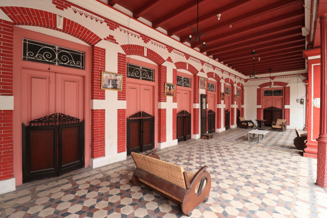 WISATA HERITAGE: Rumah di Kampung Kemasan tersebut akan menjadi bagian dari wisata heritage yang dikembangkan Pemerintah Kabupaten (Pemkab) Gresik. (FAJAR/RADAR GRESIK)