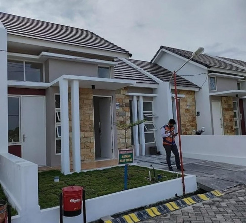 JADI STIMULUS: Kebijakan relaksasi tarif PBB maksimal 0,5 persen diproyeksi bakal naikkan geliat investasi. (Firman/Radar Gresik)