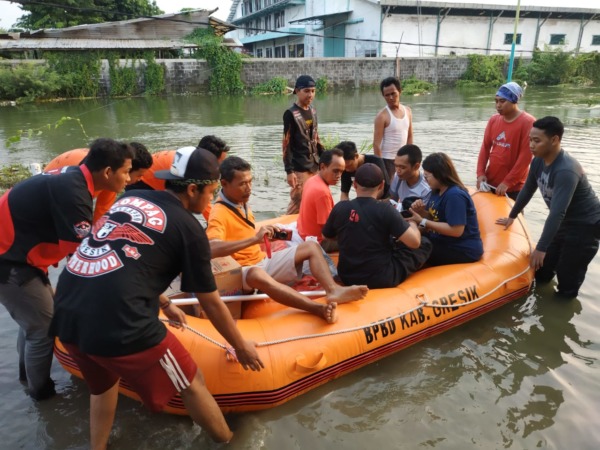 BUTUH BANTUAN: BPBD Gresik saat ini membutuhkan dukungan relawan seiring dengan semakin banyaknya pegawai yang terpapar. (FIRMAN/RADAR GRESIK)