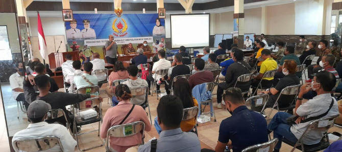 SOSIALISASI: KONI Gresik mengumumkan hasil tes fisik kepada atlet. (DOK/RADAR GRESIK)