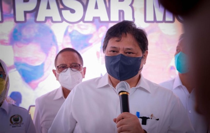 Menteri Koordinator Bidang Perekonomian Airlangga Hartarto mengapresiasi peran Otoritas Jasa Keuangan (OJK) bersama seluruh industri jasa keuangan mendukung pelaku usaha di sektor riil. (ISTIMEWA/RADAR GRESIK)