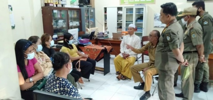 Satpol PP Gelar Razia di Dusun Samaleak. (ist/radar Gresik)