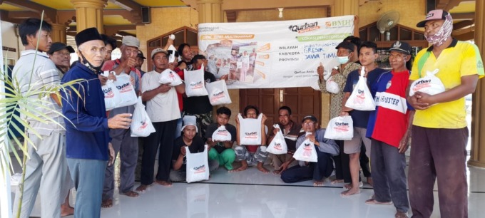 AMANAH: Laznas BMH Gresik menyalurkan daging kurban kepada warga Gresik hingga ke pelosok desa. (Ist/Radar Gresik)