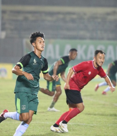 UJI COBA : Tim sepak bola Gresik United (GU) memperbanyak uji coba sebelum mengarungi kompetisi Liga 2. (Ist./Radar Gresik)