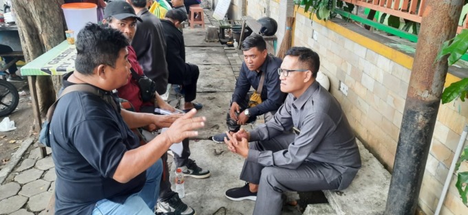 KEMBALI DISOROT: Pelaksanaan parkir dengan sistem tapping masih belum maksimal mengerek pendapatan daerah. (Dok./Radar Gresik)