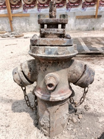 Cagar Budaya : Tim ahli penataan kota lama menemukan Hydrant berusia 113 tahun di area proyek Bandar Grisse. (Ist./Radar Gresik)