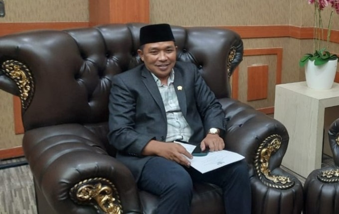 Ketua DPRD Gresik Abdul Qodir (Rofiq/Radar Gresik)