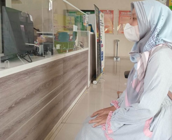 Salah satu peserta JKN memanfaatkan pelayanan BPJS Kesehatan (Riri./Radar Gresik)