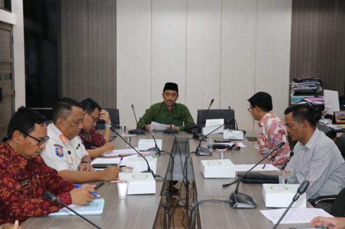 BERSIAP: Bapemperda DPRD Gresik mulai membahas ranperda tahun 2023. (Rofiq/Radar Gresik)