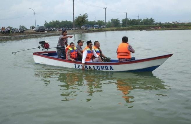 DORONG EKONOMI DESA : Wisata air Waduk Citani Wotansari (WCW) menyuguhkan pemandangan danau yang asri. (Dok/Radar Gresik)