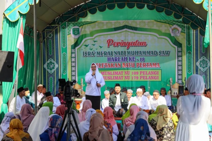MERIAH: Harlah TK Muslimat NU 179 Pelangi Kedanyang ke-18 dihadiri para tokoh penting di Gresik dari Wakil Bupati Gresik Hj. Aminatun Habibah, Ketua PCNU Gresik KH Mulyadi, Ketua Muslimat NU Gresik Aliyah Ghozali dan tamu lainnya. (Ist/Radar Gresik)