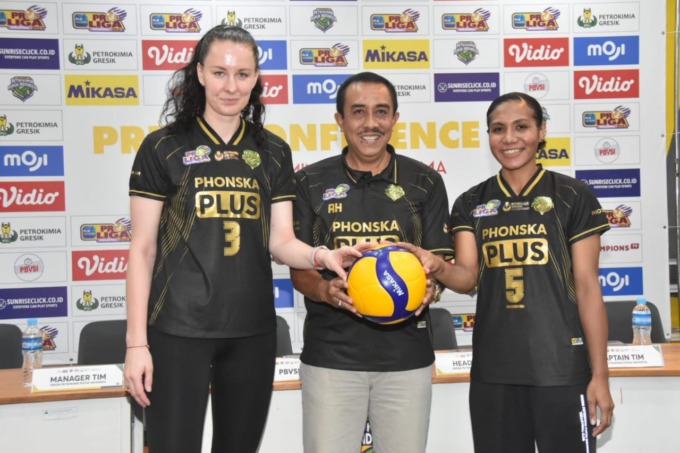 SIAP MENANG : Tim bola voli putri Gresik Petrokimia Pupuk Indonesia siap merebut poin penuh pada seri pertama putaran kedua Proliga 2023. (Ist/Radar Gresik)