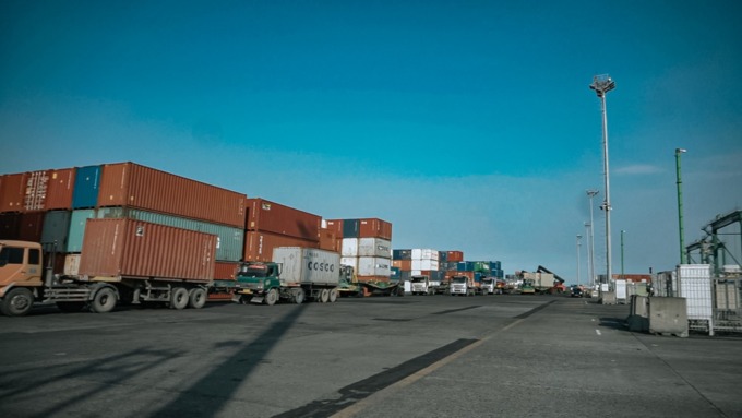 Terminal Teluk Lamong (TTL) terusberinovasi, guna meningkatkan pelayanan pengeluaran (delivery) Petikemas empty dan meminimalkan proses pemindahan (shifting) petikemas. (Dok/Radar Gresik)
