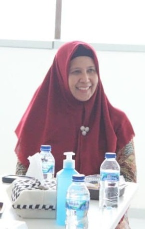 dr. Uyik Unari, SpM(K) , Founder Eyelink Foundation & Direktur Klinik Mata KMU Gresik . (Ist/Radar Gresik)