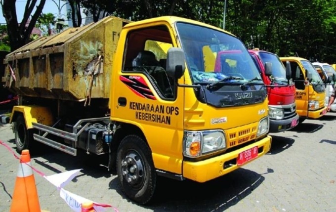 MULAI DIREMAJAKAN: Kondisi kontainer sampah milik DLH Gresik sudah banyak mengalami kerusakan. (Dok/Radar Gresik)