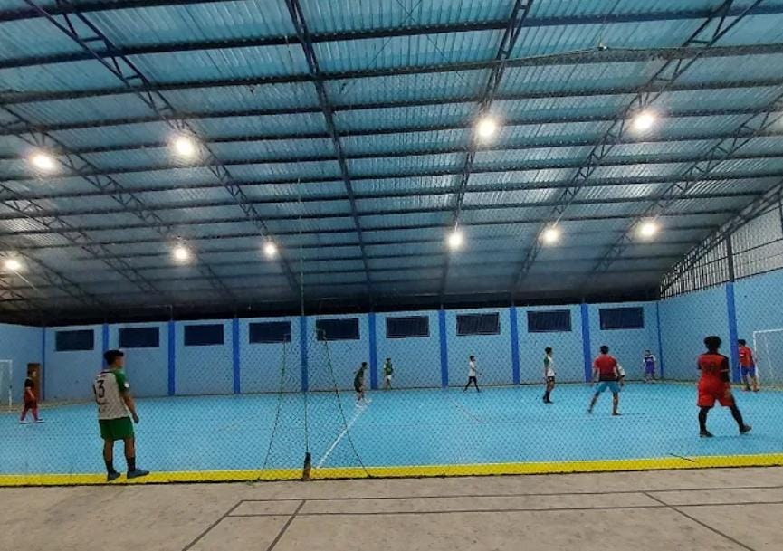 INOVASI: dilakukan Pemerintah Desan(Pemdes) Tirem Kecamatan Duduksampean yang membangun lapangan futsal untuk disewakan. (Ist/Radar Gresik)