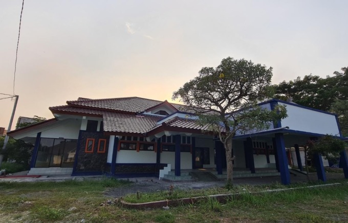 SIAP BEROPERASI : Gedung layanan Imigrasi di area pasar ikan modern rampung direnovasi dan sudah siap ditempati. (firmansyah/radar gresik)