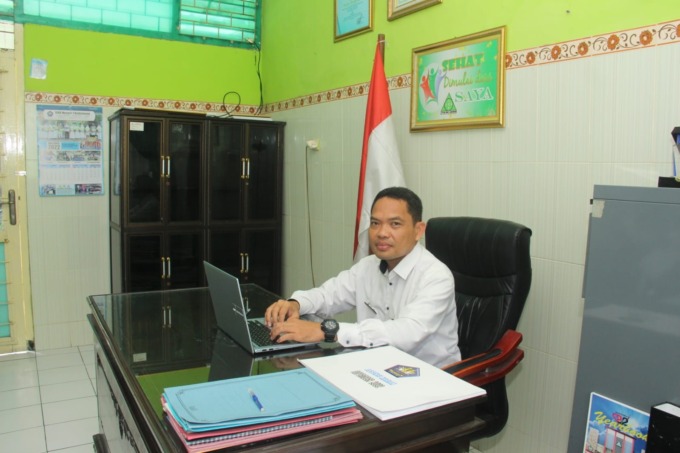 Agus Setiawan, Kepala SMAN 1 Kedamean. (Ist/Radar Gresik)
