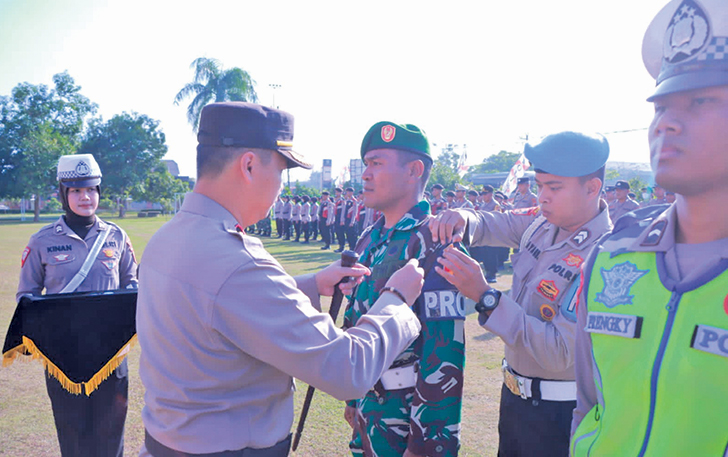 TINDAK TEGAS: Apel gelar pasukan Operasi Patuh Candi 2023 di Mapolres Klaten, kemarin. (DOK. POLRES KLATEN)