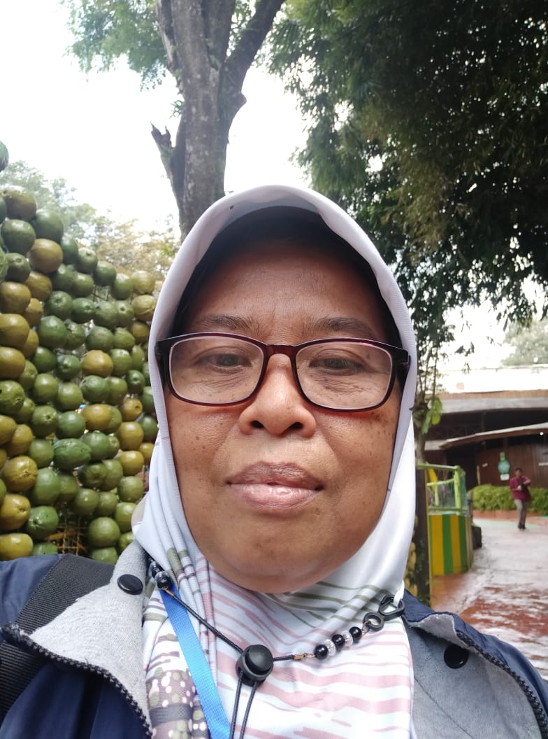 Guru Matematika SMPN 3 Slogohimo, Kabupaten Wonogiri Dra Semi Pajar Wahyuni