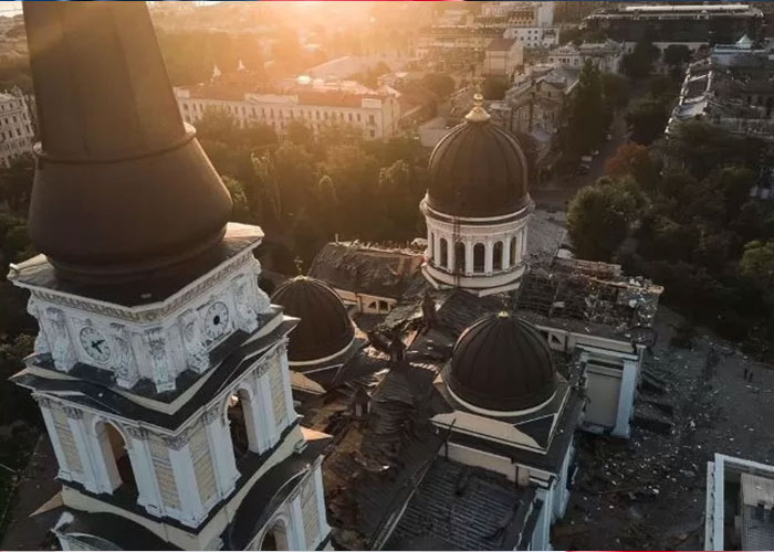 Gereja Katedral Ortodoks di Odessa rusak akibat rudal milik Rusia.
