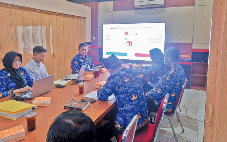 TINGKATKAN KINERJA: Penilaian KIP di sejumlah dinas Pemkab Klaten, kemarin (24/7/2023).