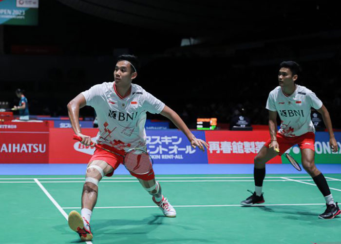 Pasangan ganda putra Indonesia Muhammad Shohibul Fikri/Bagas Maulana saat berlaga di Japan Open 2023 di Stadion Yoyogi Jepang, Rabu (26/7).