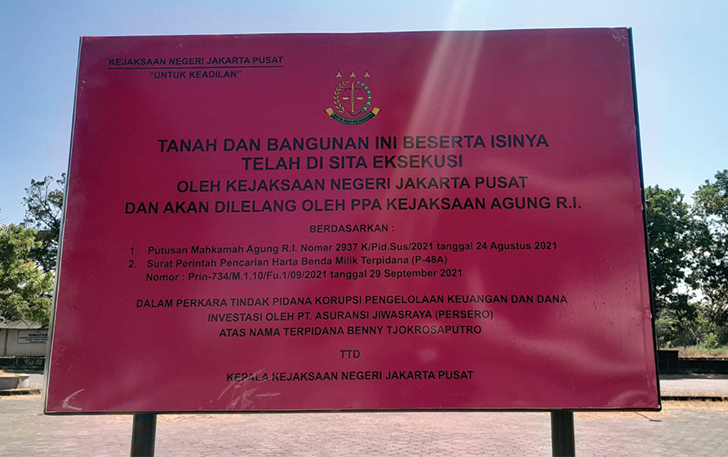 Papan penyitaan aset dipasang Kejagung di kawasan Pandawa Water World, Solo Baru, Sukoharjo.