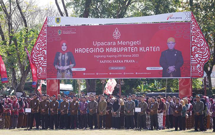 PUNCAK ACARA: Upacara dalam rangka peringatan Hari Jadi Ke-219 Klaten di Alun-Alun Klaten, Jumat (28/7/2023).