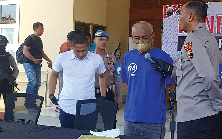 LESU: SAS memberikan pernyataan terkait kasus pencurian mobil yang dilakukannya di Mapolresta Surakarta, kemarin.