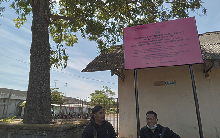BABAK BARU: Papan sitaan aset terdakwa korupsi di Pandawa Water World.