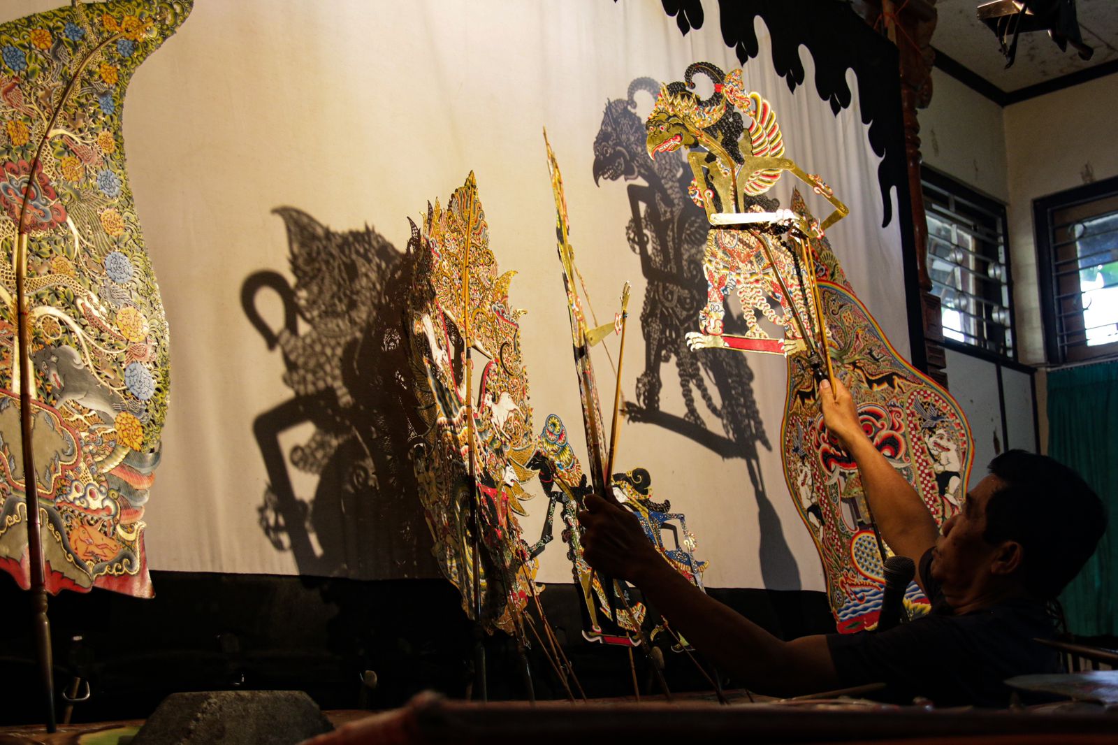 Pagelaran wayang kulit belum lama ini. Pentas wayang Garudeya akan disuguhkan di Candi Sukuh, Ngargoyoso, Karanganyar, Minggu (6/8). (DOK.PRIBADI)
