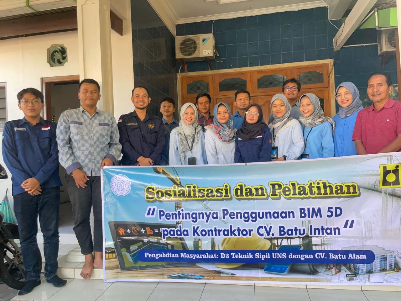 Pengabdian masyarakat dosen D3 Teknik Sipil SV UNS di CV Batu Intan, Pundungrejo RT01/RW02 Kecamatan Tawangsari, Kabupaten Sukoharjo pada 27 Juni 2023 lalu. (DOK.PRIBADI)