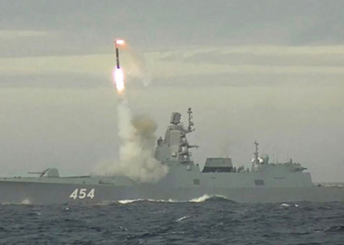 Fregat Rusia Admiral Gorshkov dengan rudal jelajah hipersonik Tsirkon.