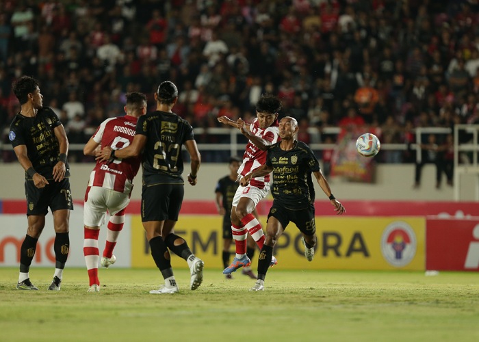Laga Persis Solo Vs Bali United di Stadion Manahan malam ini (19/8), dengan keunggulan sementara tuan rumah.
