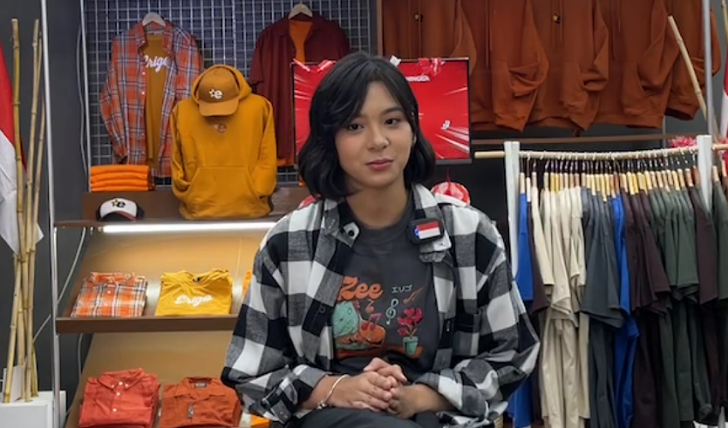 Screen shot live streaming Erigo x JKT48 di Shopee Live, Jumat (18/8/2023).
