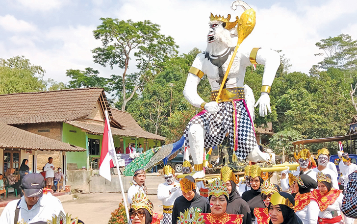 NGURI-URI BUDAYA: Karnaval di Desa Winong, Boyolali Kota, Sabtu (19/8).