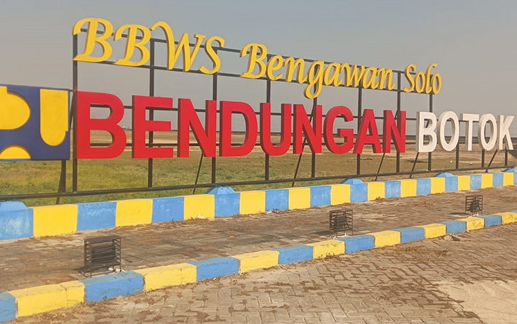MENGERING: Debit air Waduk Botok menyusut drastis.