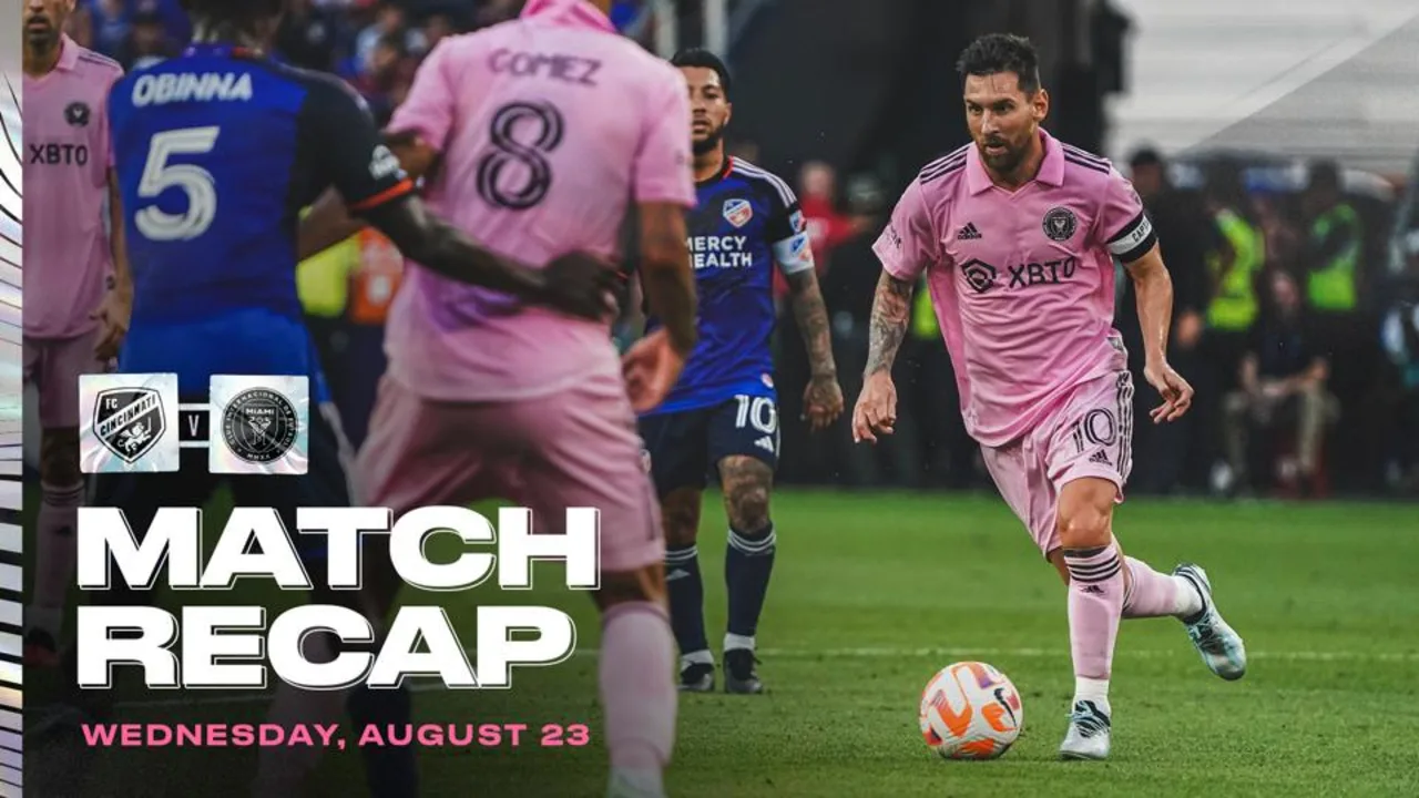 Pemain Inter Miami Lionel Messi menggiring bola saat timnya menghadapi Cincinnati FC pada semifinal US Open Cup di Stadion TQL, Cincinnati, AS (23/8/2023).