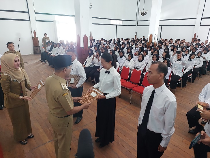 Pengangkatan P3K akhir bulan lalu. (RAGIL LISTIYO/RADAR SOLO)